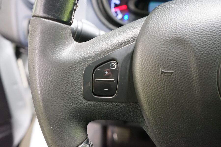 Opel Vivaro vaihtoauto