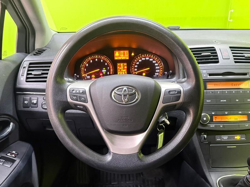 Toyota Avensis vaihtoauto