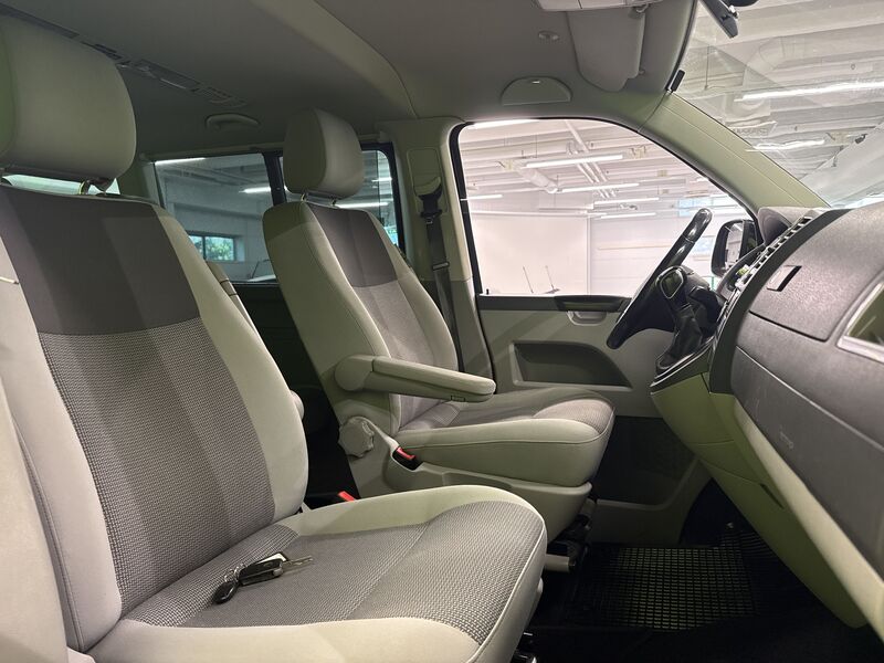 Volkswagen Caravelle vaihtoauto