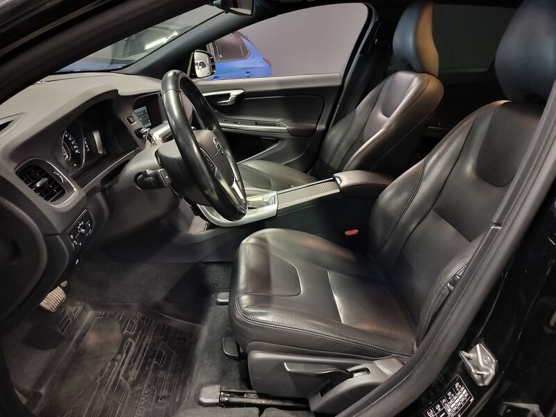 Volvo V60 Cross Country vaihtoauto