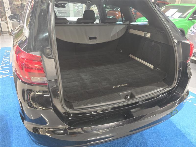 Opel Astra vaihtoauto