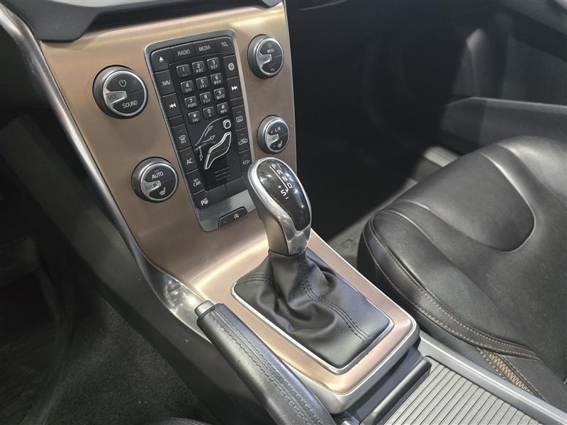 Volvo V40 Cross Country vaihtoauto