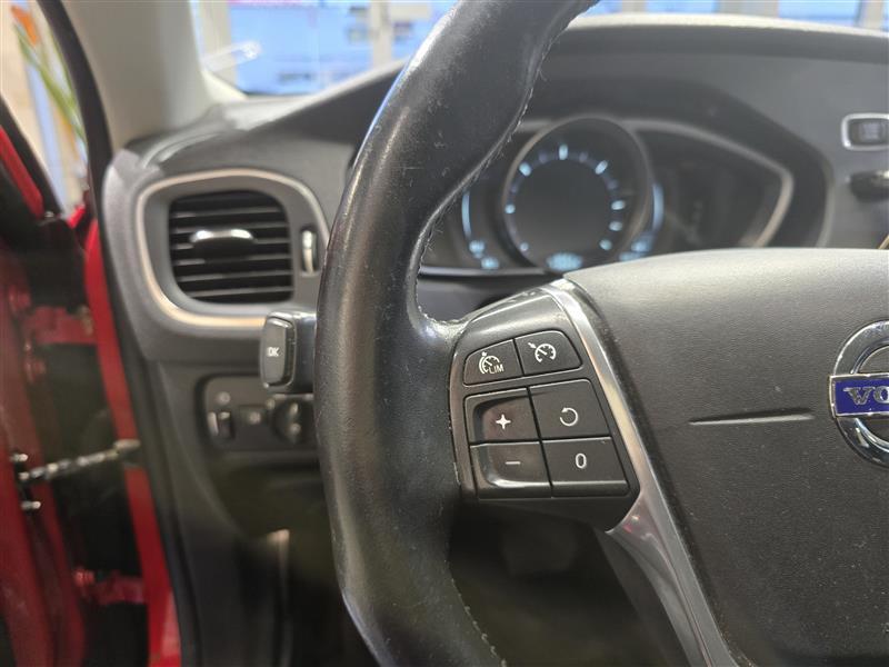 Volvo V40 Cross Country vaihtoauto