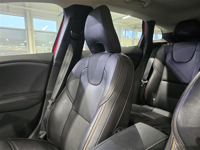 Volvo V40 Cross Country vaihtoauto