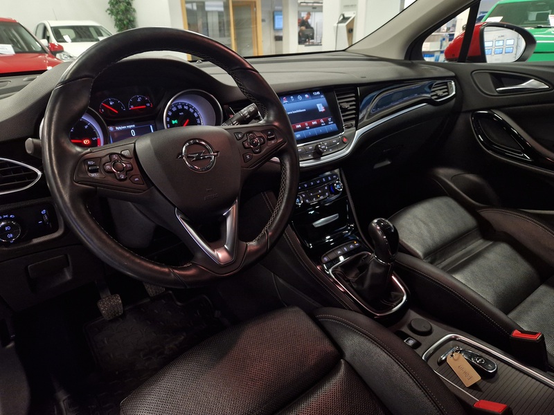 Opel Astra vaihtoauto