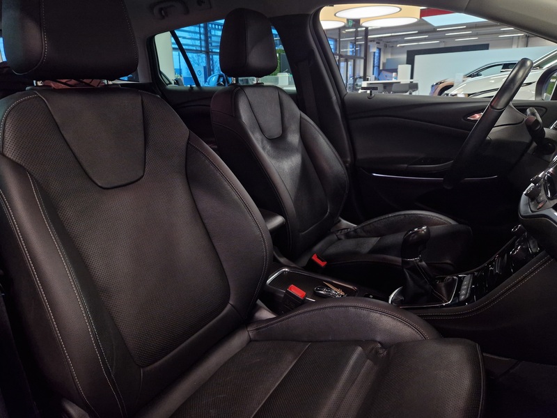 Opel Astra vaihtoauto