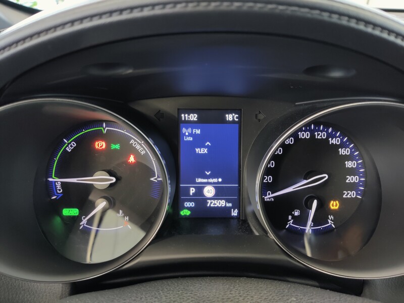 Toyota C-HR vaihtoauto