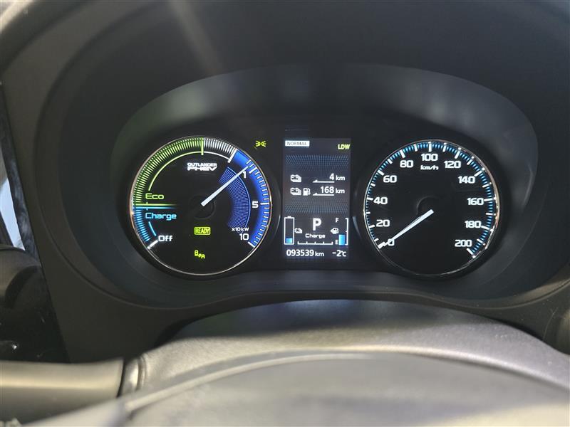 Mitsubishi Outlander PHEV vaihtoauto