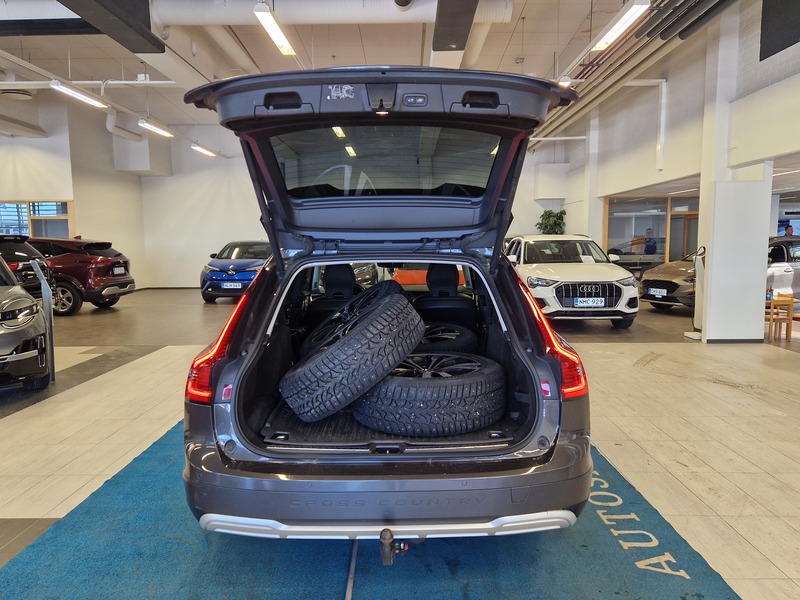 Volvo V90 Cross Country vaihtoauto