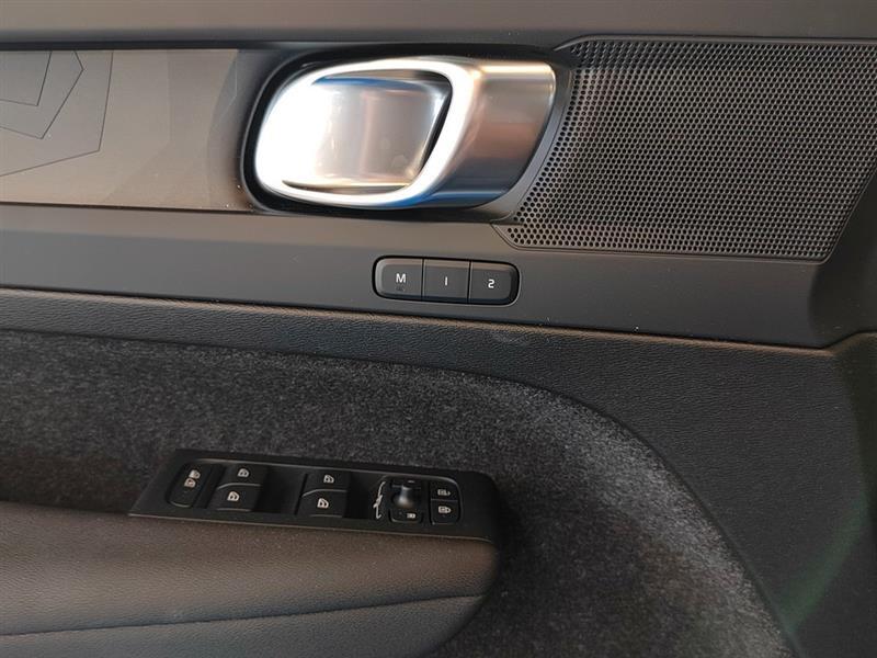 Volvo EX40 vaihtoauto