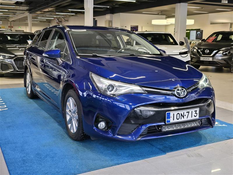 Toyota Avensis vaihtoauto