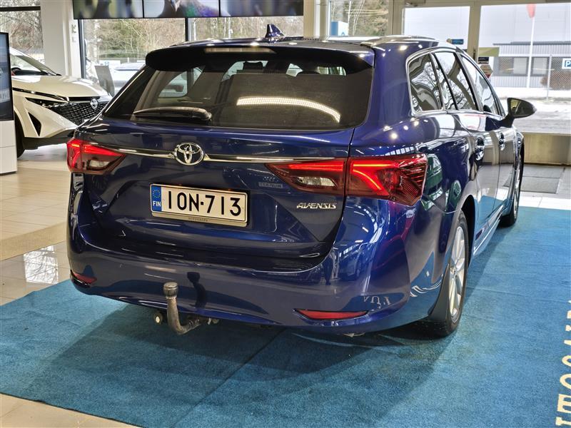 Toyota Avensis vaihtoauto