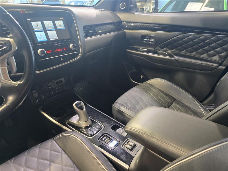Mitsubishi Outlander PHEV vaihtoauto