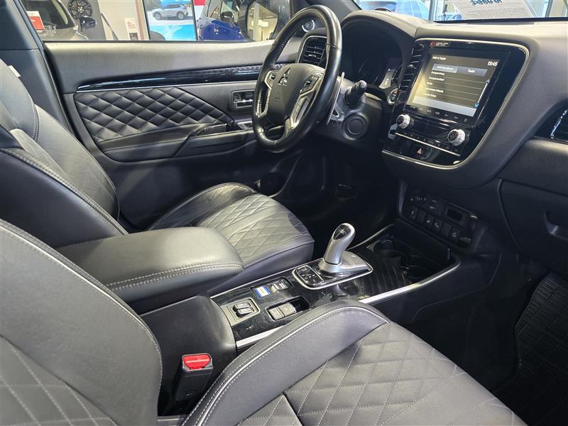 Mitsubishi Outlander PHEV vaihtoauto
