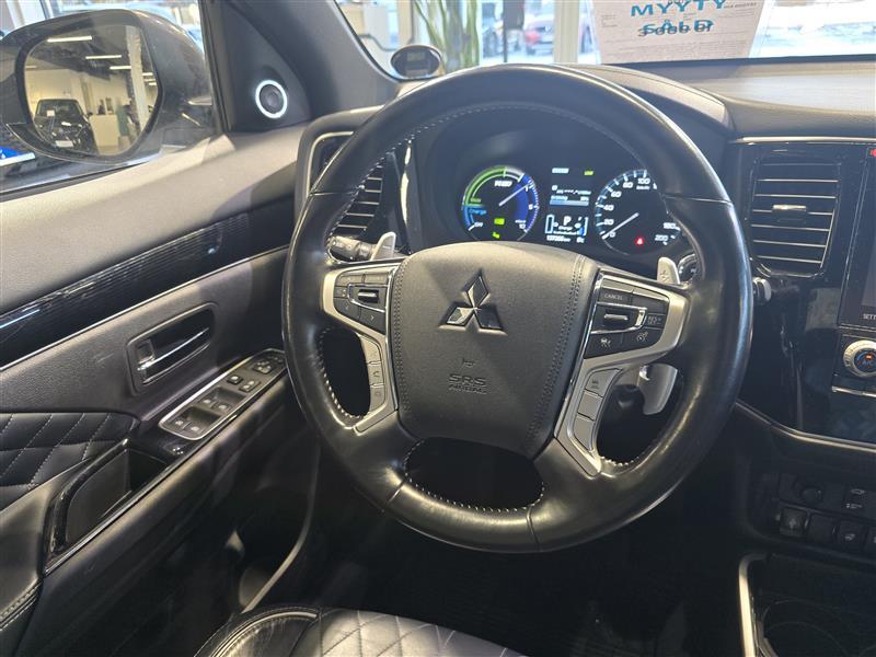 Mitsubishi Outlander PHEV vaihtoauto