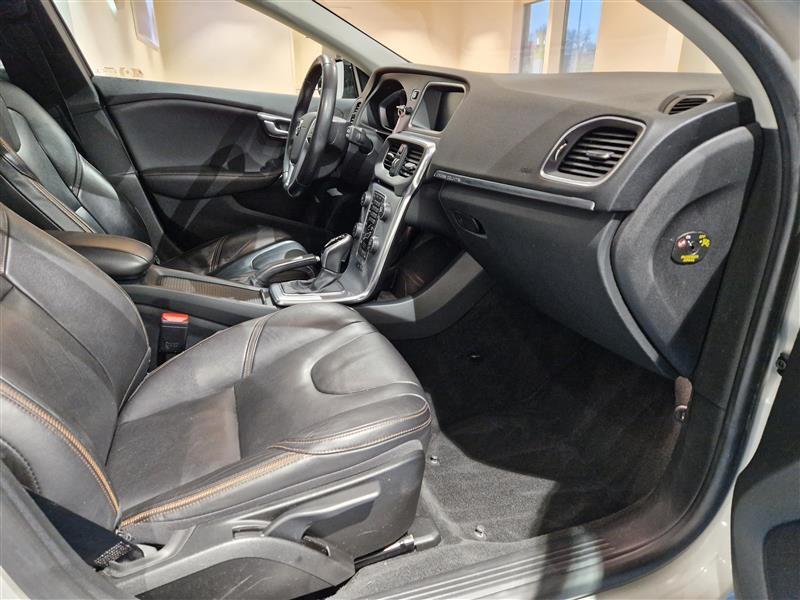 Volvo V40 Cross Country vaihtoauto