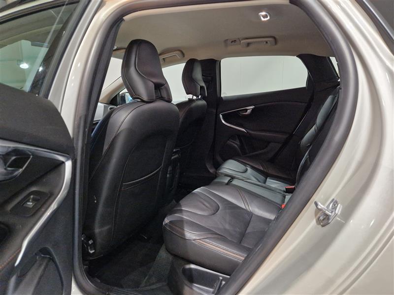 Volvo V40 Cross Country vaihtoauto