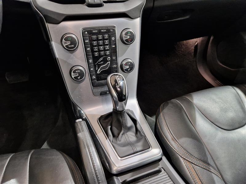 Volvo V40 Cross Country vaihtoauto