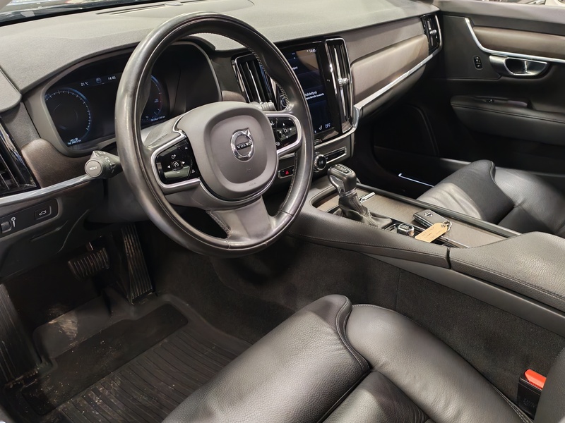 Volvo V90 Cross Country vaihtoauto