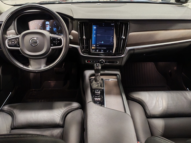 Volvo V90 Cross Country vaihtoauto