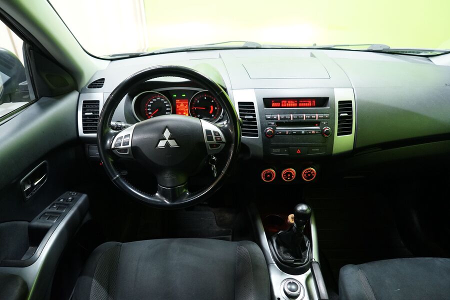 Mitsubishi Outlander vaihtoauto