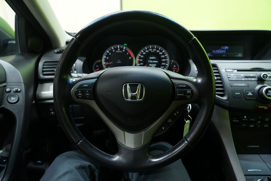 Honda Accord vaihtoauto