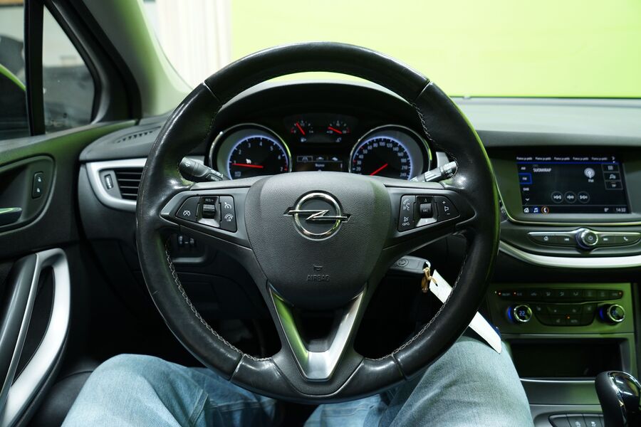 Opel Astra vaihtoauto