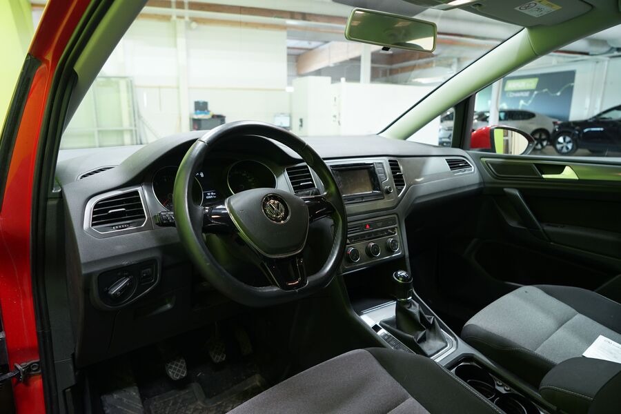 Volkswagen Golf Sportsvan vaihtoauto