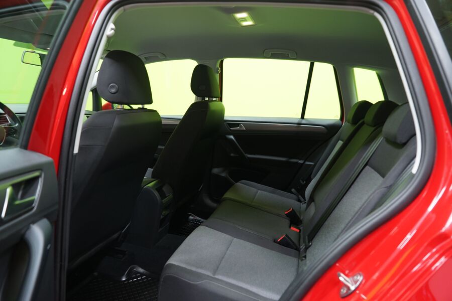 Volkswagen Golf Sportsvan vaihtoauto