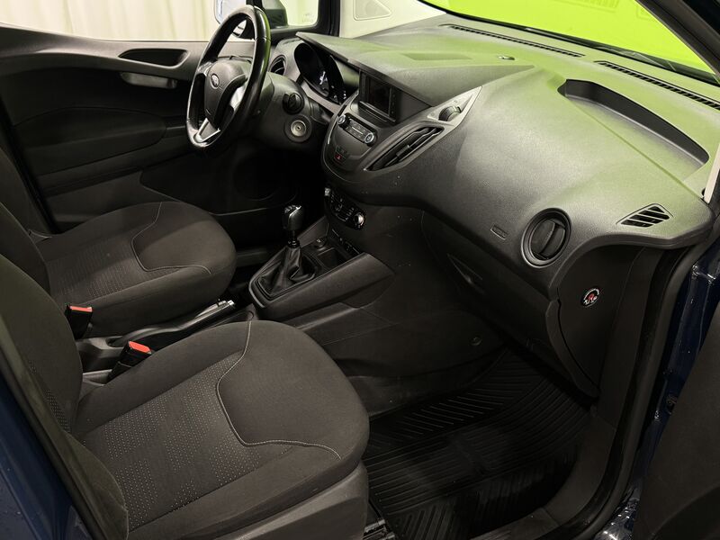 Ford Transit Courier vaihtoauto