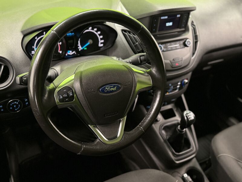 Ford Transit Courier vaihtoauto