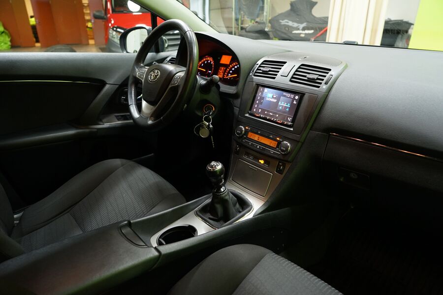 Toyota Avensis vaihtoauto