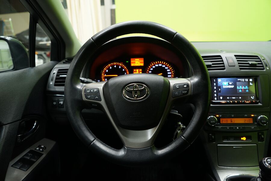 Toyota Avensis vaihtoauto