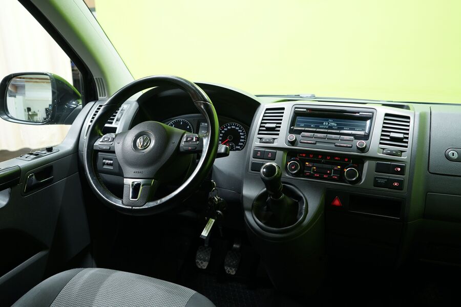 Volkswagen Caravelle vaihtoauto