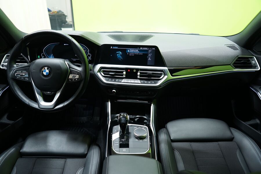 BMW 330 vaihtoauto