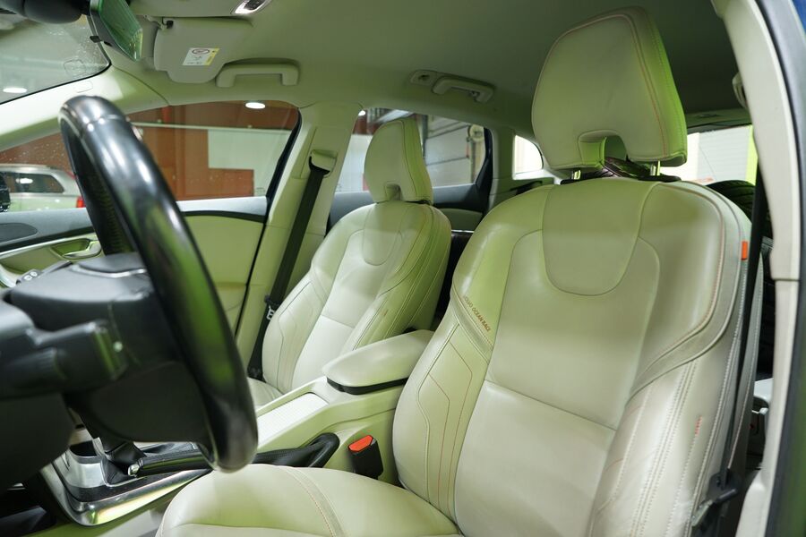 Volvo V40 Cross Country vaihtoauto