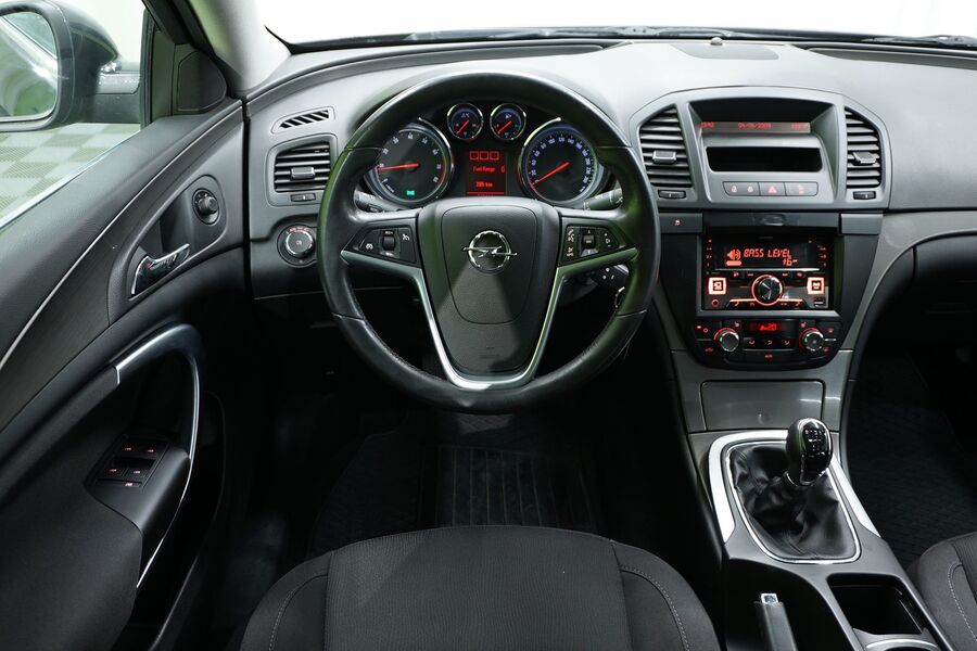 Opel Insignia vaihtoauto