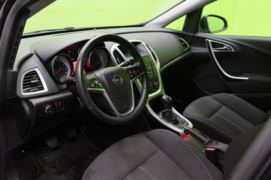 Opel Astra vaihtoauto