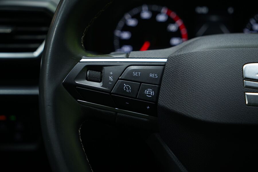 SEAT Leon Sportstourer vaihtoauto