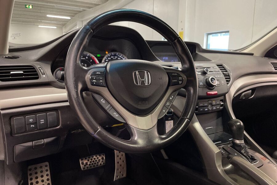 Honda Accord vaihtoauto