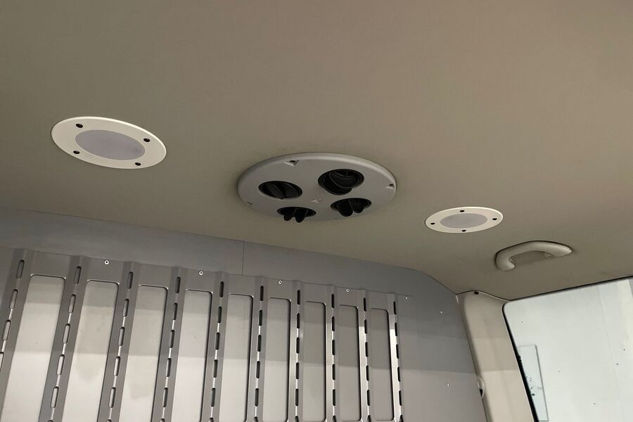 Volkswagen Caravelle vaihtoauto