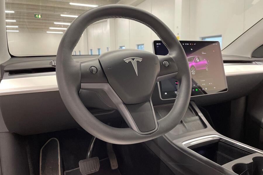 Tesla Model Y vaihtoauto
