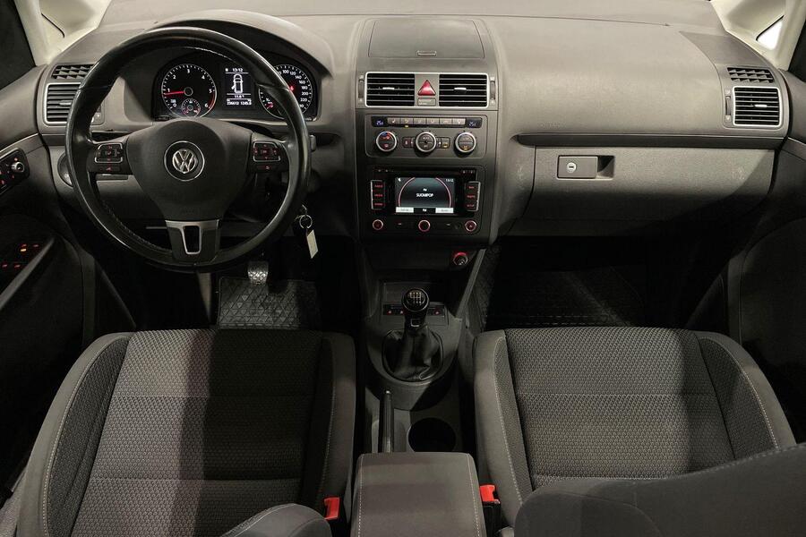 Volkswagen Touran vaihtoauto