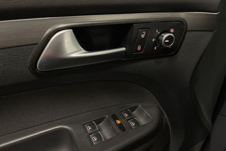 Volkswagen Touran vaihtoauto