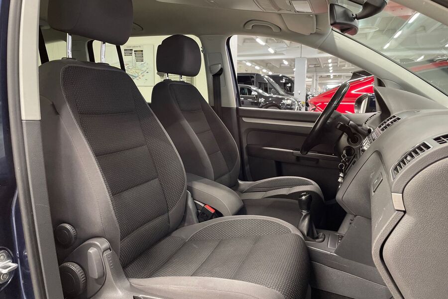 Volkswagen Touran vaihtoauto