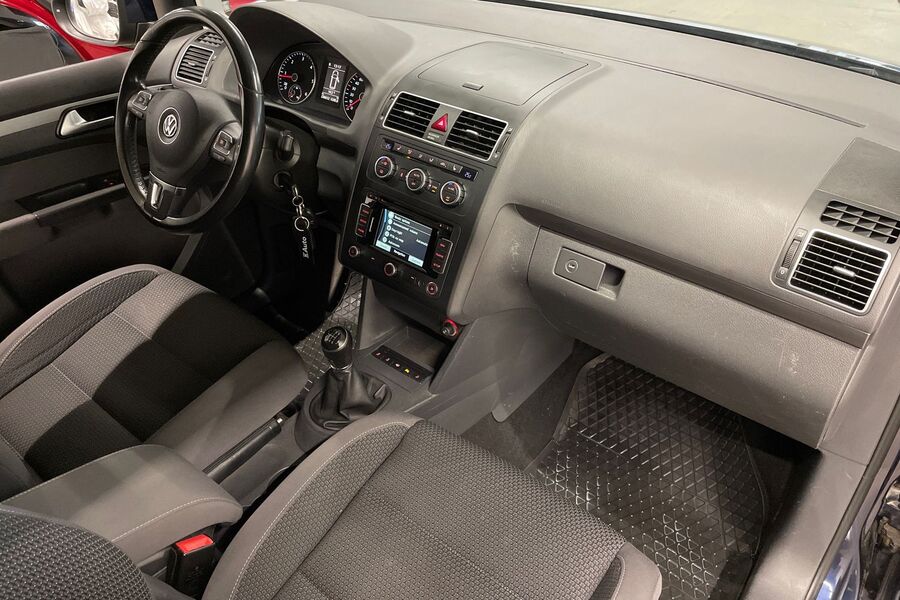 Volkswagen Touran vaihtoauto