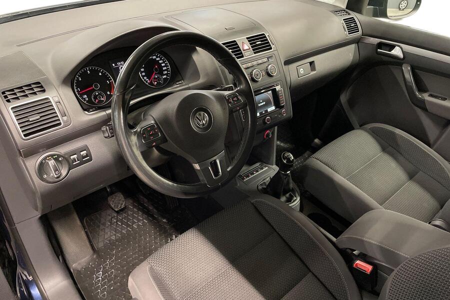 Volkswagen Touran vaihtoauto