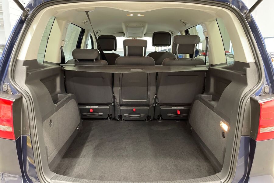 Volkswagen Touran vaihtoauto