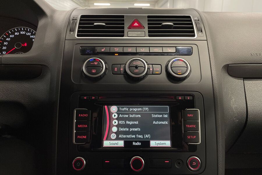 Volkswagen Touran vaihtoauto