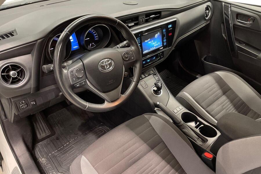 Toyota Auris vaihtoauto
